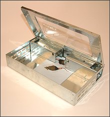 Trap with lid open
